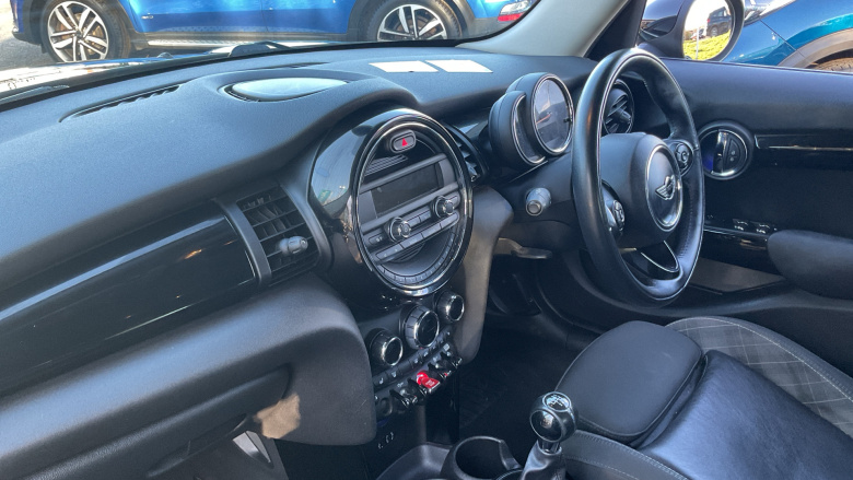 MINI Hatchback 1.5 Cooper 5dr Petrol Hatchback